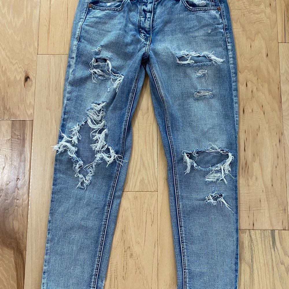 American Eagle Outfitters Blue Distressed Ankle Jeans Sz 8 - Picture 2 of 11